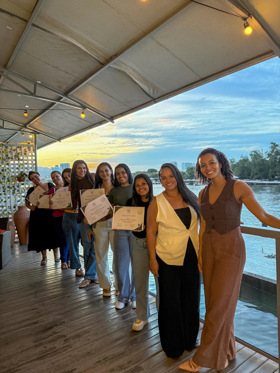 Turma da Formação Babycare com certificados